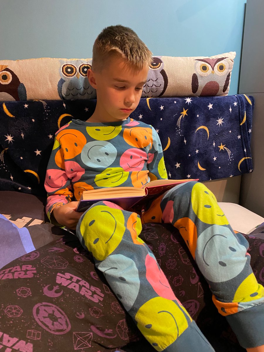 This makes me happy! J has just started the first Harry Potter book and C is now on the third! I can’t wait to be able to talk to them about all the things that happen throughout the collection of books 📚 🪄 <a href="/Mayflower_MCA/">Mayflower Academy</a> @JoanneLawsMCA @EllieHernMCA