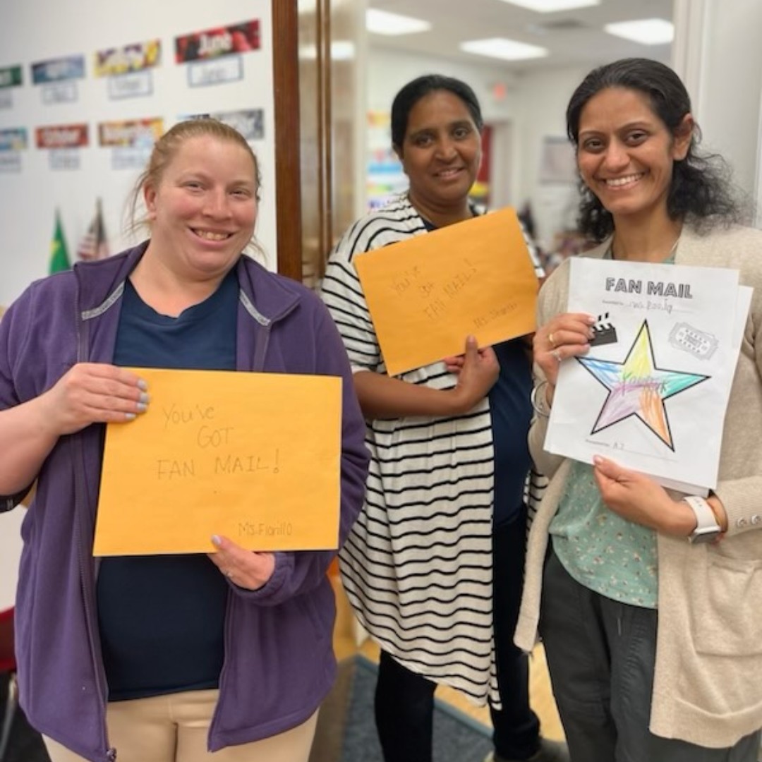 AppleMontSchool's tweet photo. As a part of our #teacherappreciationweek celebrations, families sent surprise messages of gratitude and appreciation via fanmail! Thank you for helping us celebrate our wonderful teachers and staff, Apple Families.  
🍎 https://t.co/iR6Uw63FY9