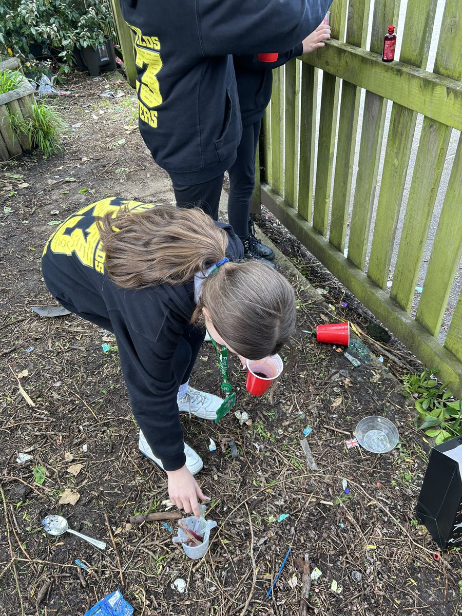 Sandfields_Pri's tweet photo. Dosbarth Kenfig spent the afternoon making their own magic potions.
#sfpdosbarthkenfig #sfphum #sfpscienceandtechnology https://t.co/ZCdiBj864e