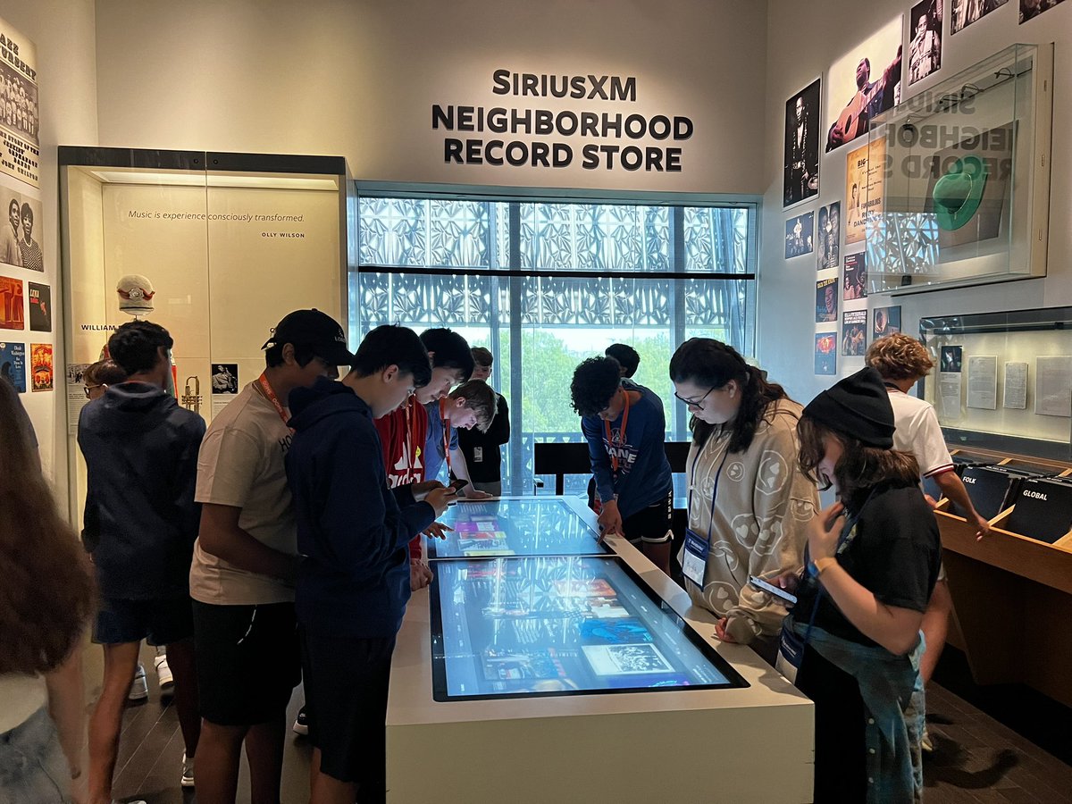 KellySyroka's tweet photo. Bus #4
Visited the amazing African American History Museum @OOMSDC @OOMS_OLSD https://t.co/v8e8X3dhQy