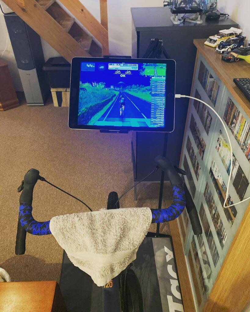 GiroDiAlba's tweet photo. Pain cave workout tonight ☹️ #flatoutsatstill #girodialba #gch_charity https://t.co/vQGlR5ktQe https://t.co/MDd6iEZX5X