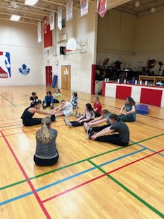 JennaBarney's tweet photo. My HIIT workout class @XavierJRH 💪🏃‍♂️ #wellnessday @NLESDCA https://t.co/Kv8HmtysbZ