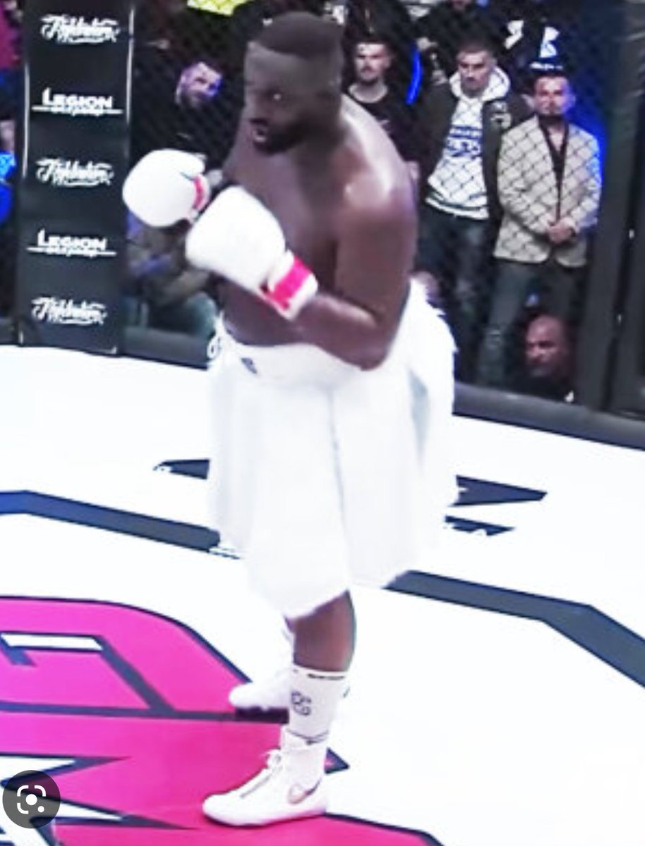 hus_hal's tweet image. Tomori today