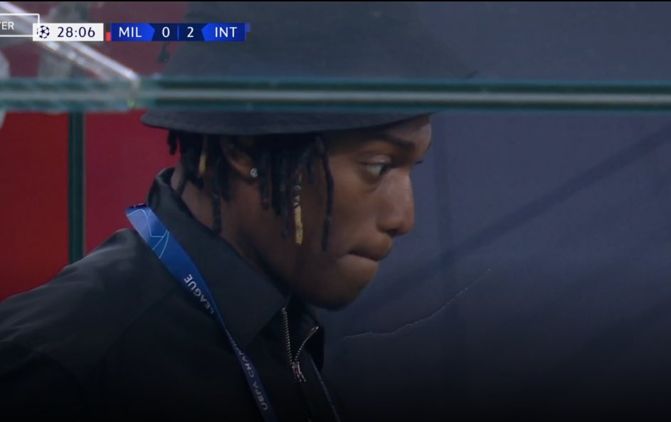 kimpmbe's tweet photo. leao thinking about all the goals he’s gonna have to equalise in the 2nd leg https://t.co/QCoTNxyuu9