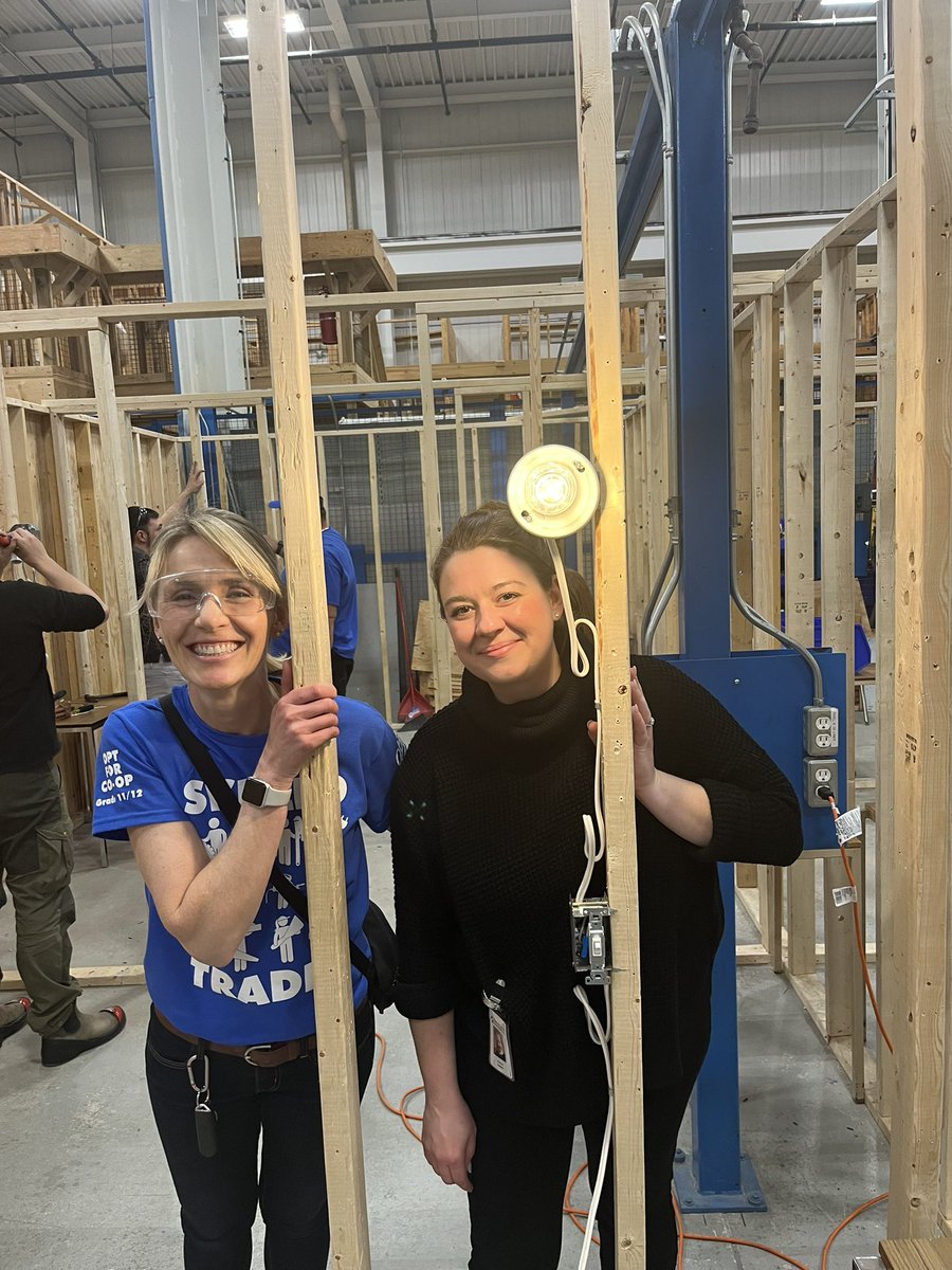 teach_em_up's tweet image. An incredible day at @GeorgianMidland with @SCDSB_Schools guidance counsellors & teachers #experiencingskilledtrades! 💥🔨
THANK YOU to @georgiancollege faculty for an incredible day of exploring electrical, welding, plumbing and marine repair! 👩🏭🧑🔧
@SCDSBProgram @TheresaFWatt
