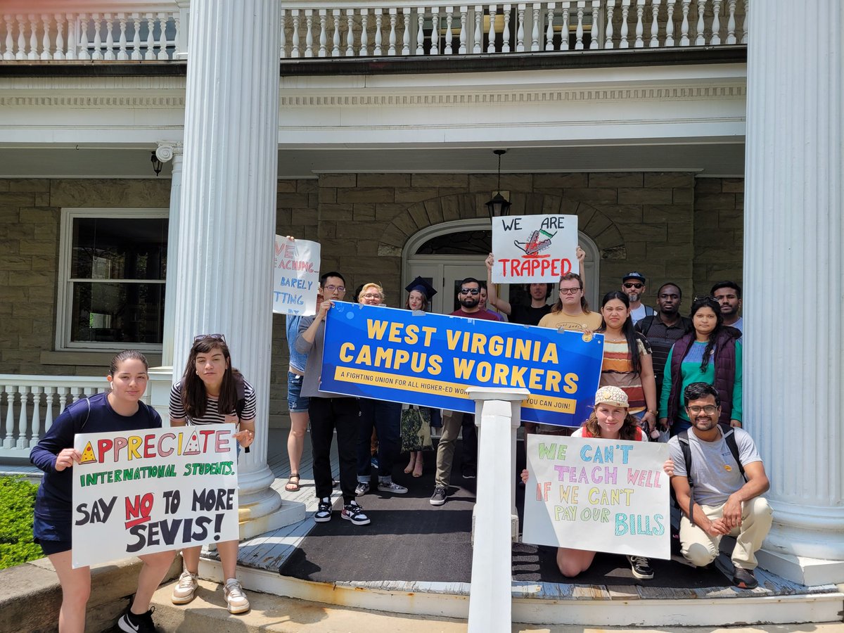 Thank you to everyone who helped deliver our petition against the SEVIS Fee! With over 1000 signatures we have made strong statemnet agaisnt the fee!  We are asking anyone who was unable to come to please send an email using this template to show support! docs.google.com/document/d/1aT…