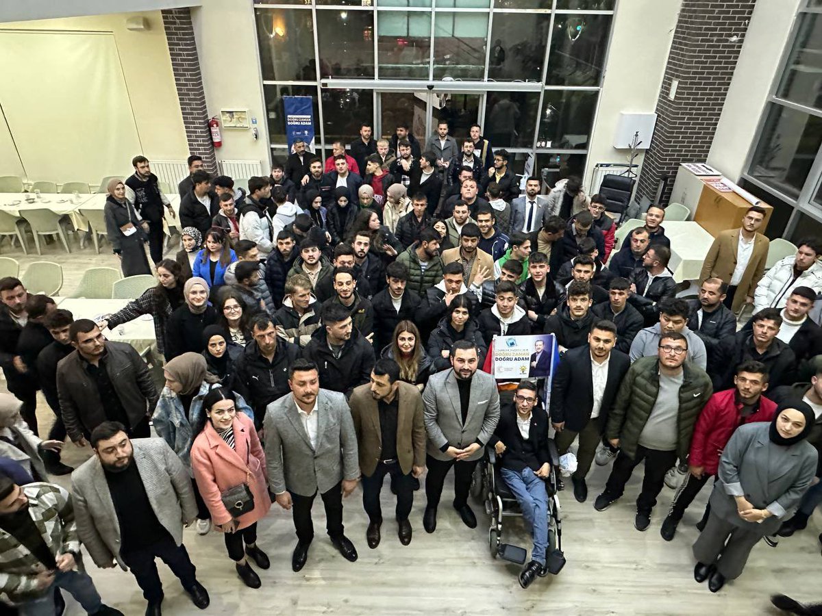 Bafra’dayız…

Günün son saatlerinde genç kardeşlerimizle bir araya geldik, kendimizi anlattık, sorularına cevap verdik ve destek istedik.

Gençlikle birlikte geleceğe yürüyoruz!