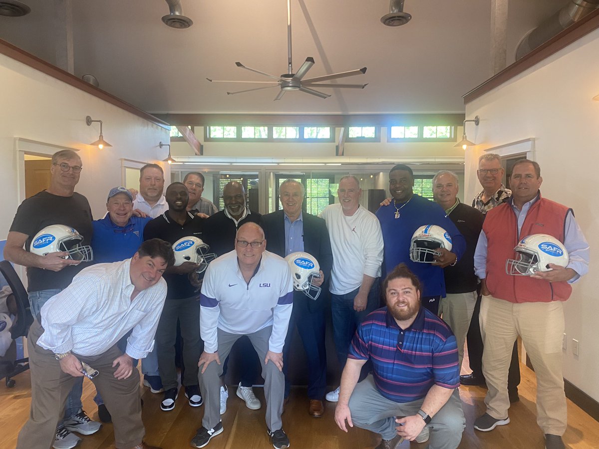 wespeakvictory's tweet photo. Great Day today! @SafrSports  National Sales Training Day! Making the game safer! @leerouson  @WFUZiggy @wespeakvictory https://t.co/GVfPwzalp5