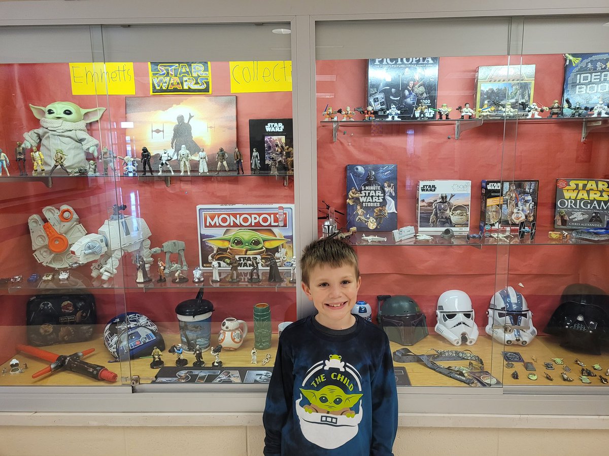 Emmett shared his Star Wars collection with us and wow... It is impressive‼️🙀

Emmett shared that his entire family enjoys Star Wars and some of their pieces are included in the showcase as well. 

Thanks again, Emmett. May the force be with you! 😃👍 #BoostTheOost