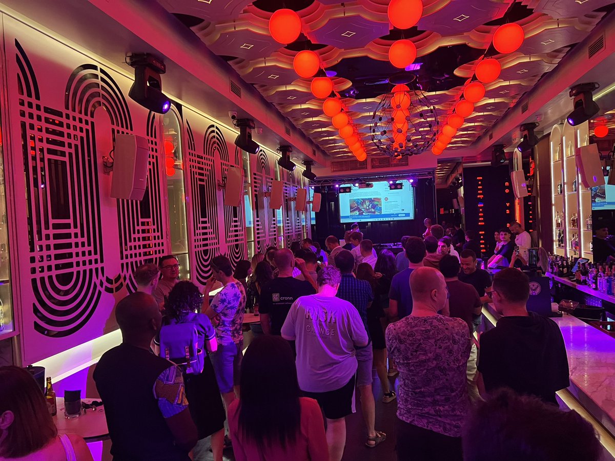 IaaSgeek's tweet image. Proud sponsors of the Lightning Talks at #JOTB23 . It’s always great meeting old and new friends! #LifeAtAWS #developers