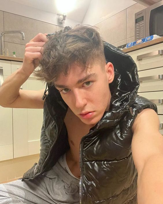 chavladty's tweet photo. the closest youll ever get to being one of us is if you get on your knees and lick my trainers. im always needing more cashpigs to drain and you look just perfect. come and get in my dms lad

#cashmaster #findom https://t.co/ArTEP2uZwo