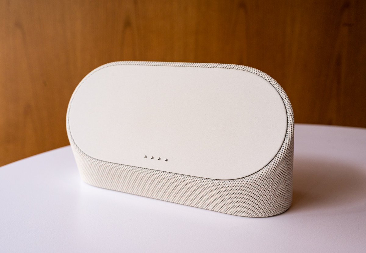 JulianChokkattu's tweet photo. Here are some photos of the Pixel Tablet #GoogleIO #PixelTablet @WIRED https://t.co/tgubDDaXi6