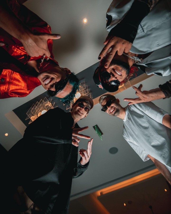 luci_parreno's tweet photo. “ Ya estoy más grande y tú, cómo has cambiado desde que te ví...” @CNCOmusic 🥺❤️‍🩹 https://t.co/XAPQKYWgK5