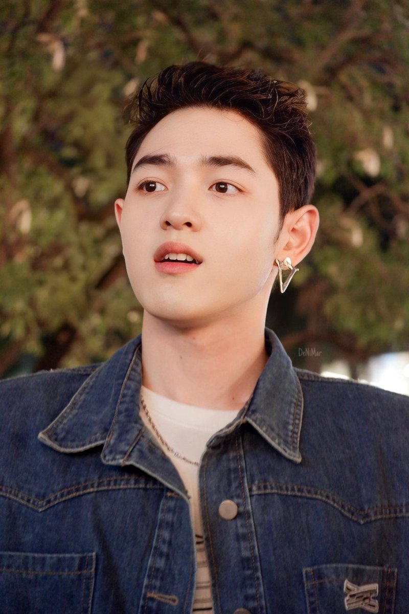BNimmin's tweet photo. แกจะหล่อมากมายไปเพื่อใครรรร
05.04.23
OpeningShopVanityClub
#OpeningShopVanityClub
#กาดไม่ใช่การ์ด #KadElement
#ELEMENTTH https://t.co/EghmHDqkAU