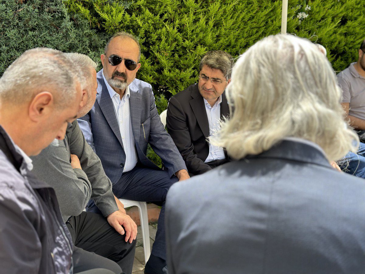 Di sersaxiyê de ji bo şehîd Huseyîn Durmuş ê li Mêrsînê dijiya me êşa malbatê parve kir.  Xwedê efû bike.