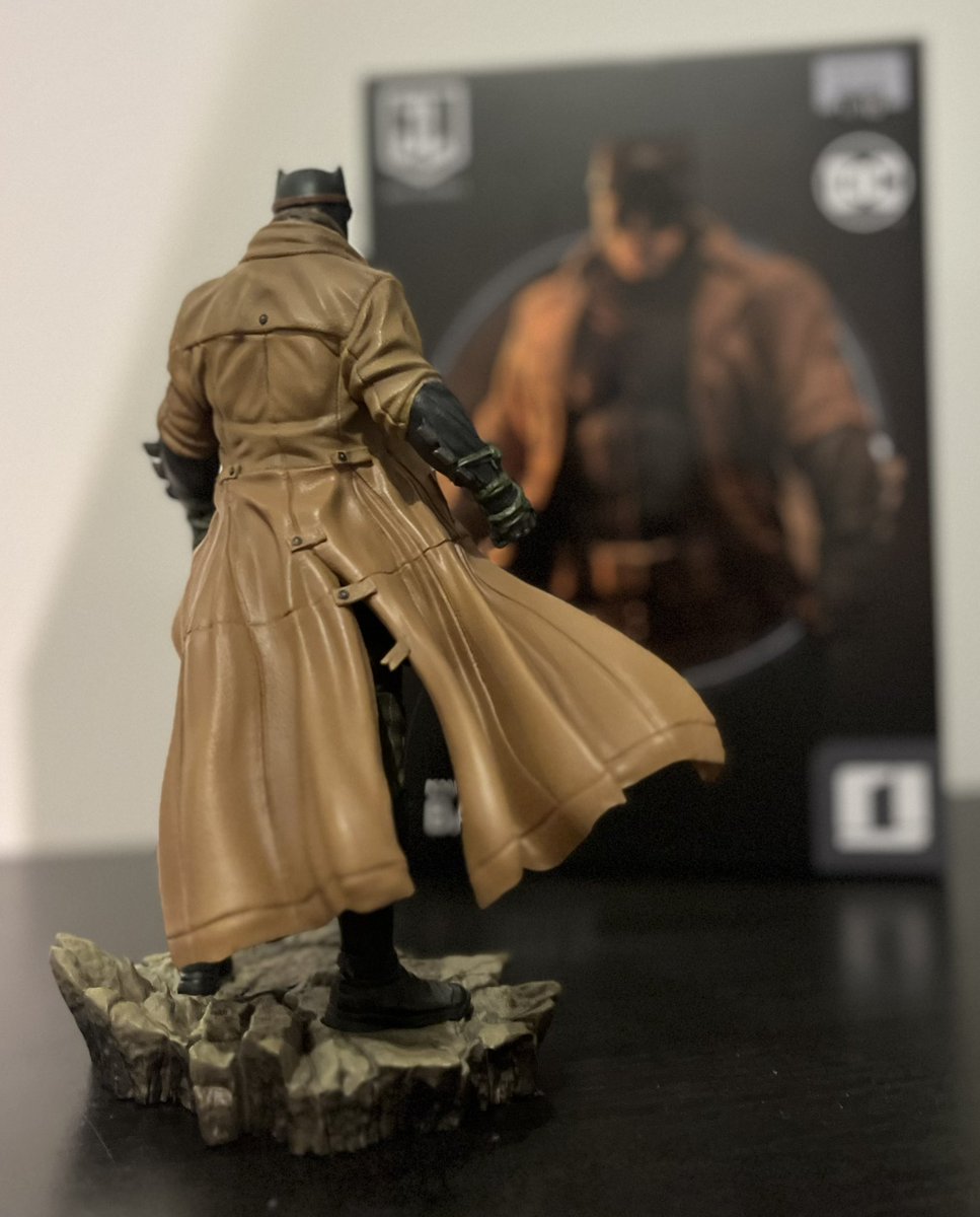 sooftc's tweet photo. Look who’s home 🏡
The details broooo
@IronStudios delivered !!!
#BestBatmanEver 🦇 #RestoreTheSnyderVerse https://t.co/yx9xliMdb5