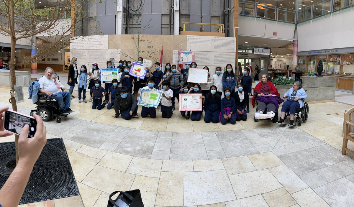 mr_labate's tweet photo. Intergenerational  art workshop with the residents of @Baycrest and students of @StmargaretTcdsb https://t.co/sccBXA3UsT