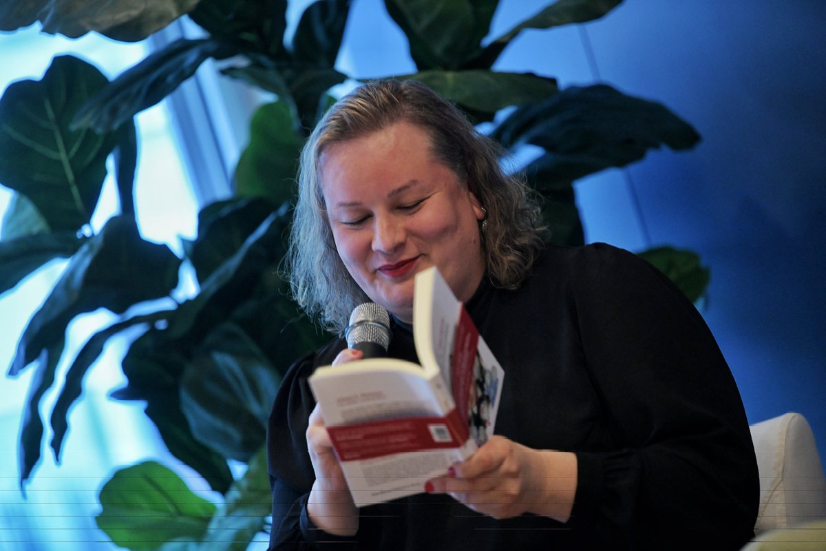 Presentación del libro de @VelvetMolotov "La mala costumbre" en Madrid.