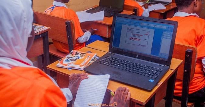 Sarafacdi's tweet photo. Thread
1. TechUpRuralGirls TURG is an initiative of Sarafacdi4africa to equip 30  rural young girls &amp; 10 teachers with fully funded scholarships to transition completely into the tech ecosystem.

This project kick-started on the 8th of May 2023 in Ekiti Southwest LG, Ilawe Ekiti https://t.co/JHxkebdLAD