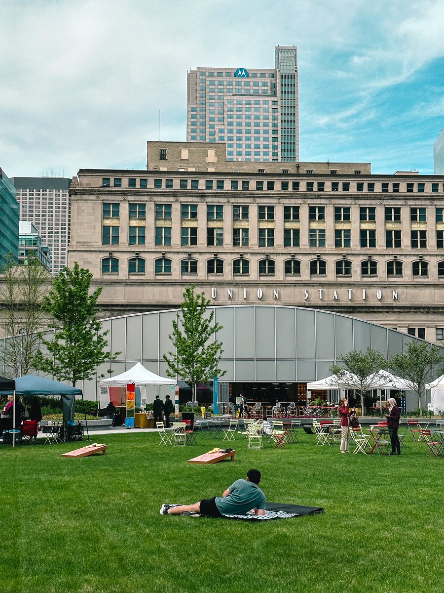 It’s farmers market season in #Chicago! 🛍️🥒🥬🍅 Here are a handful of favs you should check out: 🌿 Green City Market 🌿 Green at 320 🌿 Logan Square Farmers Market 🌿 Andersonville Farmers Market 🌿 Maxwell Street Market Where is your favorite farmers market?!