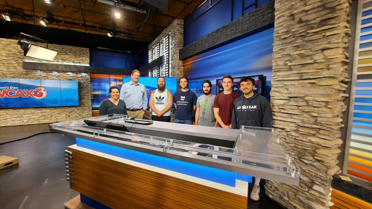 lyndonweather's tweet photo. Atmospheric Science students at @northernVTU got a sneak peek of their upper-level coursework and future careers. These aspiring broadcast mets visited the  on-campus @News7_NewsLINC studio and the @wcaxweather studio in Burlington with broadcast meteorologist @DanDowlingVT. https://t.co/pN8M8FBPEA