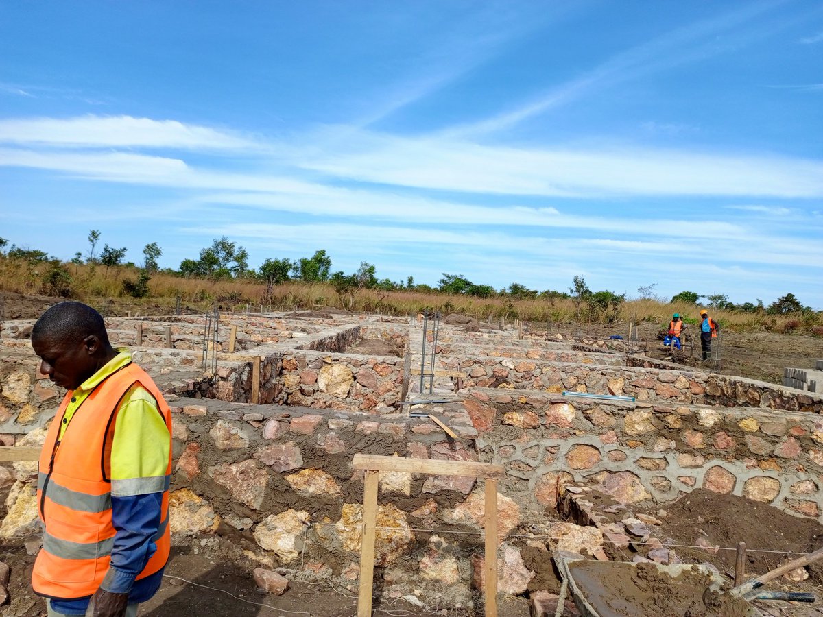 AlexandreMudia1's tweet photo. #AuServiceDeLaNation, #MissionDeControle, Ici Ns sommes au lualaba ds le territoire de mutshatsha, dans le cadre du @PDL145T_RDC où les travaux avancent à pas de géant !! 
Après 62 ans d'indépendance que la RDC confie 1 méga projet aux dignes fils du pays
Chapeau bas à @fatshi13 https://t.co/LkPTk3WXUp