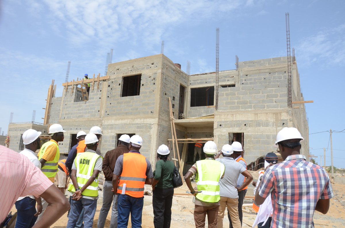 admsenegal's tweet photo. Le Directeur général de l’@admsenegal, Monsieur Cheikh Issa SALL, a effectué ce mercredi 10 mai 2023, une visite des chantiers du projet de relèvement d’urgence et de résilience à Saint-Louis (#SERRP). https://t.co/guXU8xc7Cq