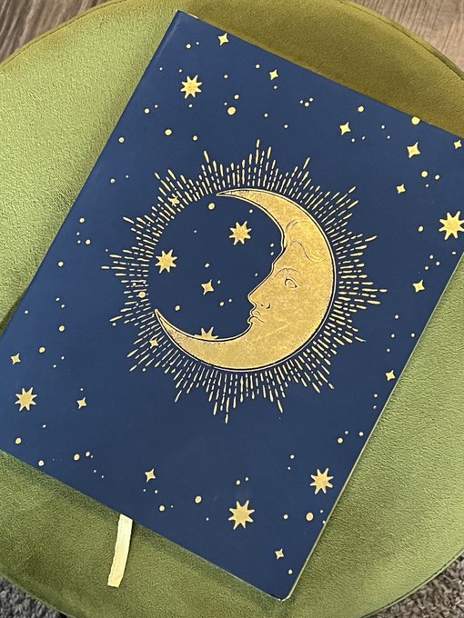 Look at my new notebook 🥹 https://t.co/UBAI0Jr52f