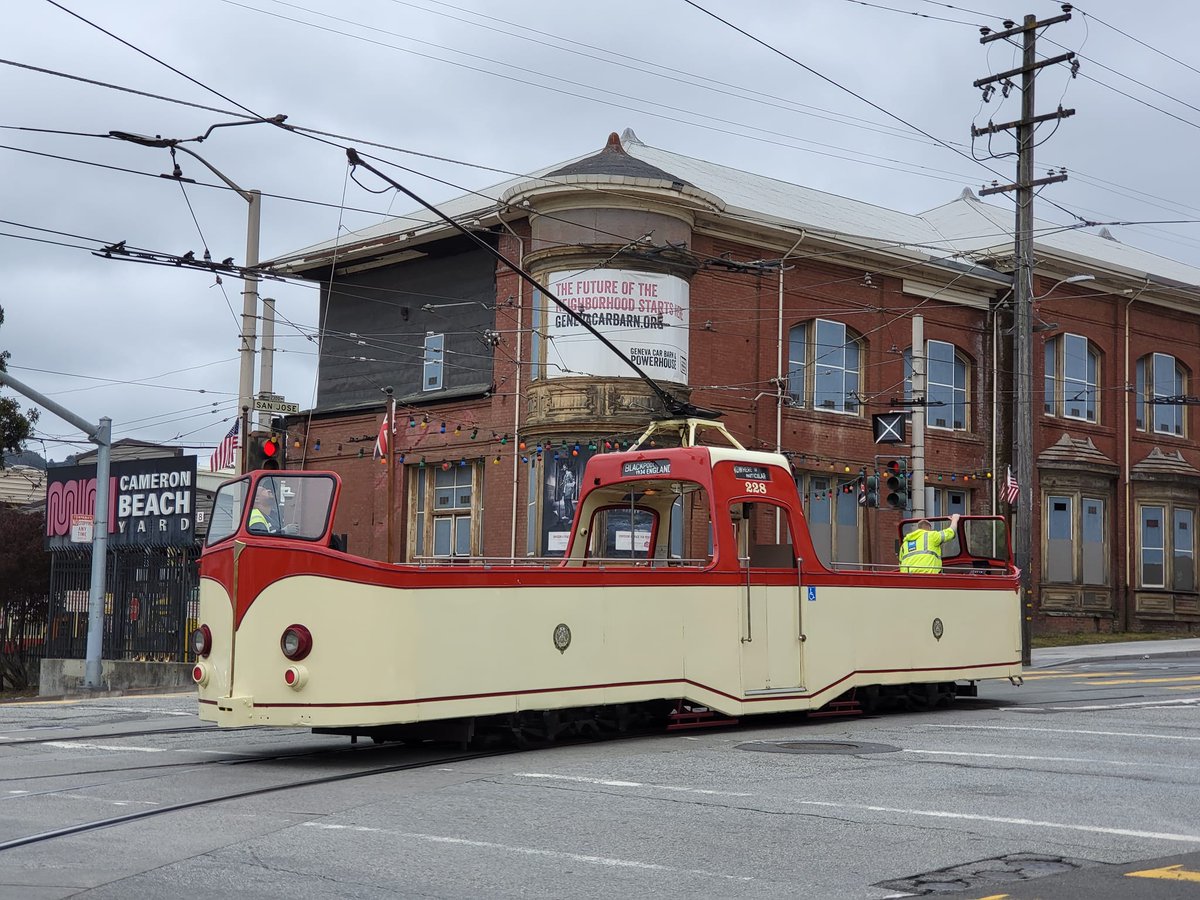 did you know that @SFMTA_Muni has *two* boat bois? one of them is now painted red so you can tell us apart! check it out! 📸: Robert Parks