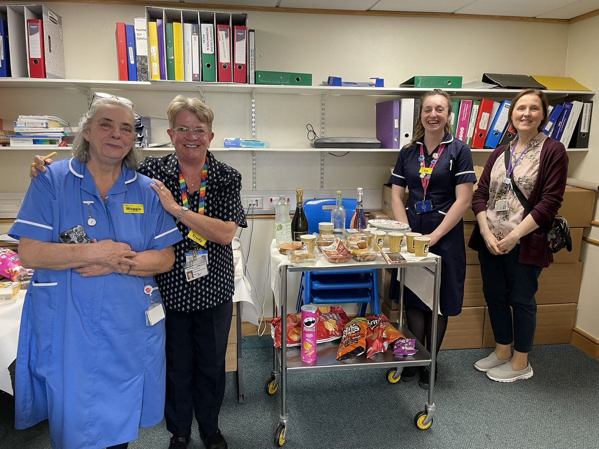 Beckyhutch71's tweet photo. @9a_ward @gloshospitals @MeechanLiz @kellybingham82 Trudy one of our wonderful ward clerks has retired today! She has always gone above and beyond: we will miss her so much! #livinglife #foreverholiday https://t.co/hpGZfeseOw