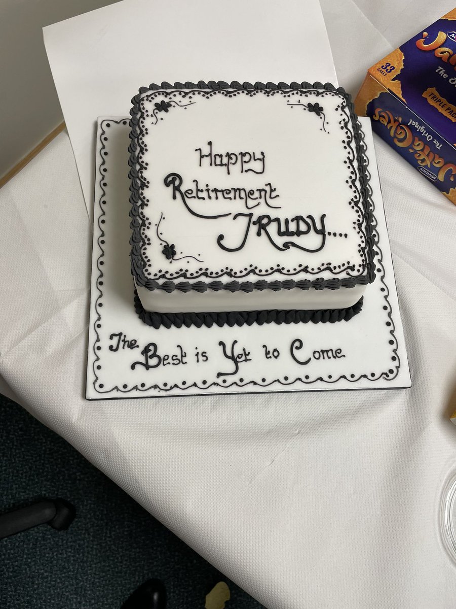 Beckyhutch71's tweet photo. @9a_ward @gloshospitals @MeechanLiz @kellybingham82 Trudy one of our wonderful ward clerks has retired today! She has always gone above and beyond: we will miss her so much! #livinglife #foreverholiday https://t.co/hpGZfeseOw