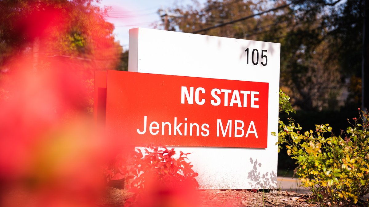 NCStatePoole's tweet photo. This week, our @NCStateMBA program was mentioned in this @FortuneMagazine article highlighting the top 12 MBA programs that send their graduates off into the business world earning six figures. 🎓💰👏
Check it out. ➡️ https://t.co/hE0QyRG6Rh @NCState #NCStateMBA https://t.co/eIImJjHkOQ