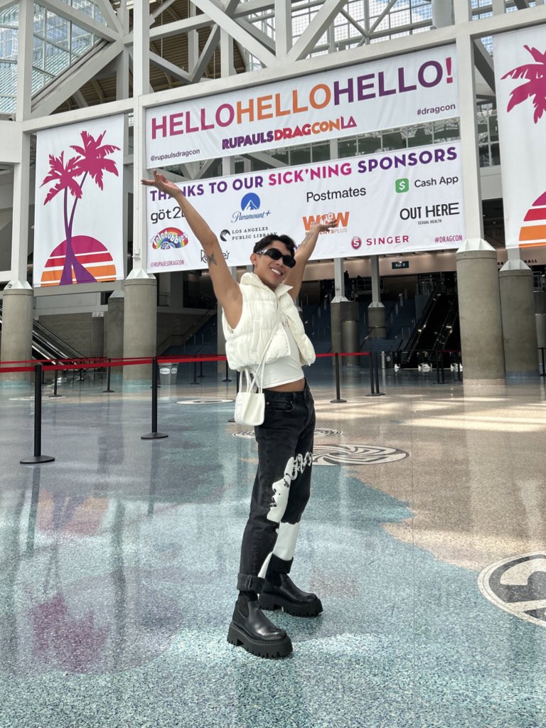 Hello hello hello <a href="/RuPaulsDragCon/">RuPaul's DragCon</a> ☀️🫶🏽