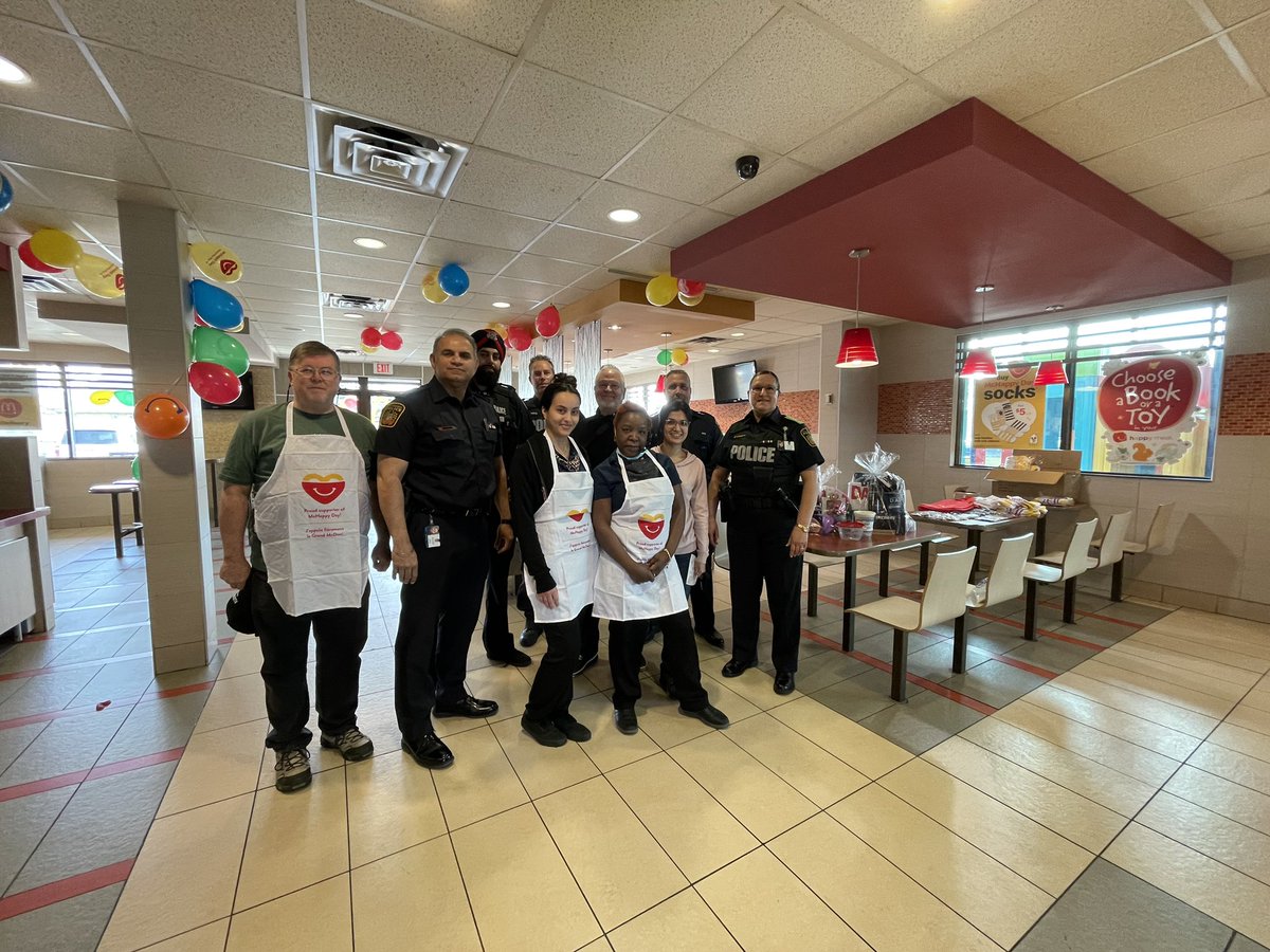 Peel Police 21 Division tweet media