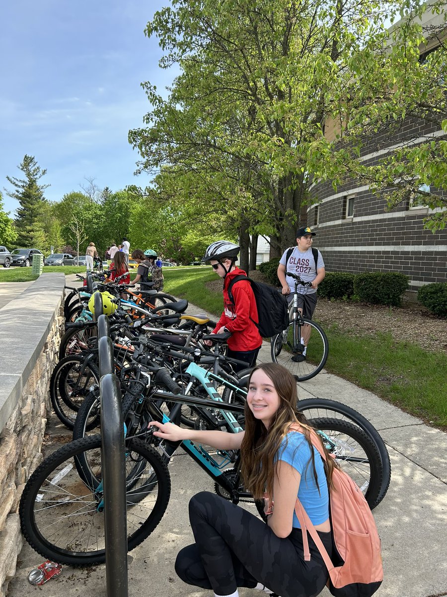 nelsontch5's tweet photo. Congratulations to our bike raffle winners! We hope you enjoy picking out your new bicycle at @prairiepathbike Thank you to everyone for participating and keep riding bikes and walking to school! #winfield34 #energizingSTEM https://t.co/F795lJMyf5