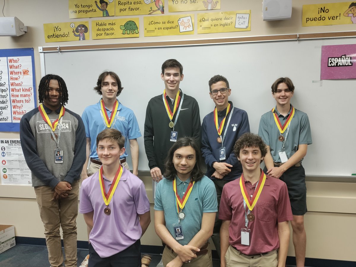 sluhjrbills's tweet photo. Felicidades to our Jr. Bills who performed well on the National Spanish Exam! Keep up the great work and continue to explore the beauty and richness of the Spanish language and Hispanic culture.
1 oro, 1 plata, 7 bronce, 15 mención honorífica medals. #SLUHCollegePrep https://t.co/9wF40KSh2I