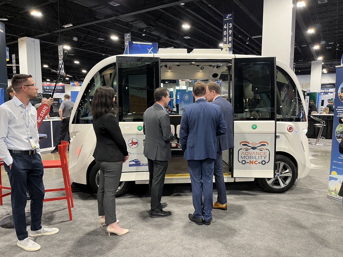 beepAVsolutions's tweet photo. Day ✌️ at Xponential! We kicked off the day with a visit from @drkeller2020, Mayor of Düsseldorf. Thankful for our partnership with @NCDOT and the opportunity to continue to spread our passion of mobility for all, across the globe. Stop by and see us! #NCDOT #xponential2023 https://t.co/74f7iCiE8m