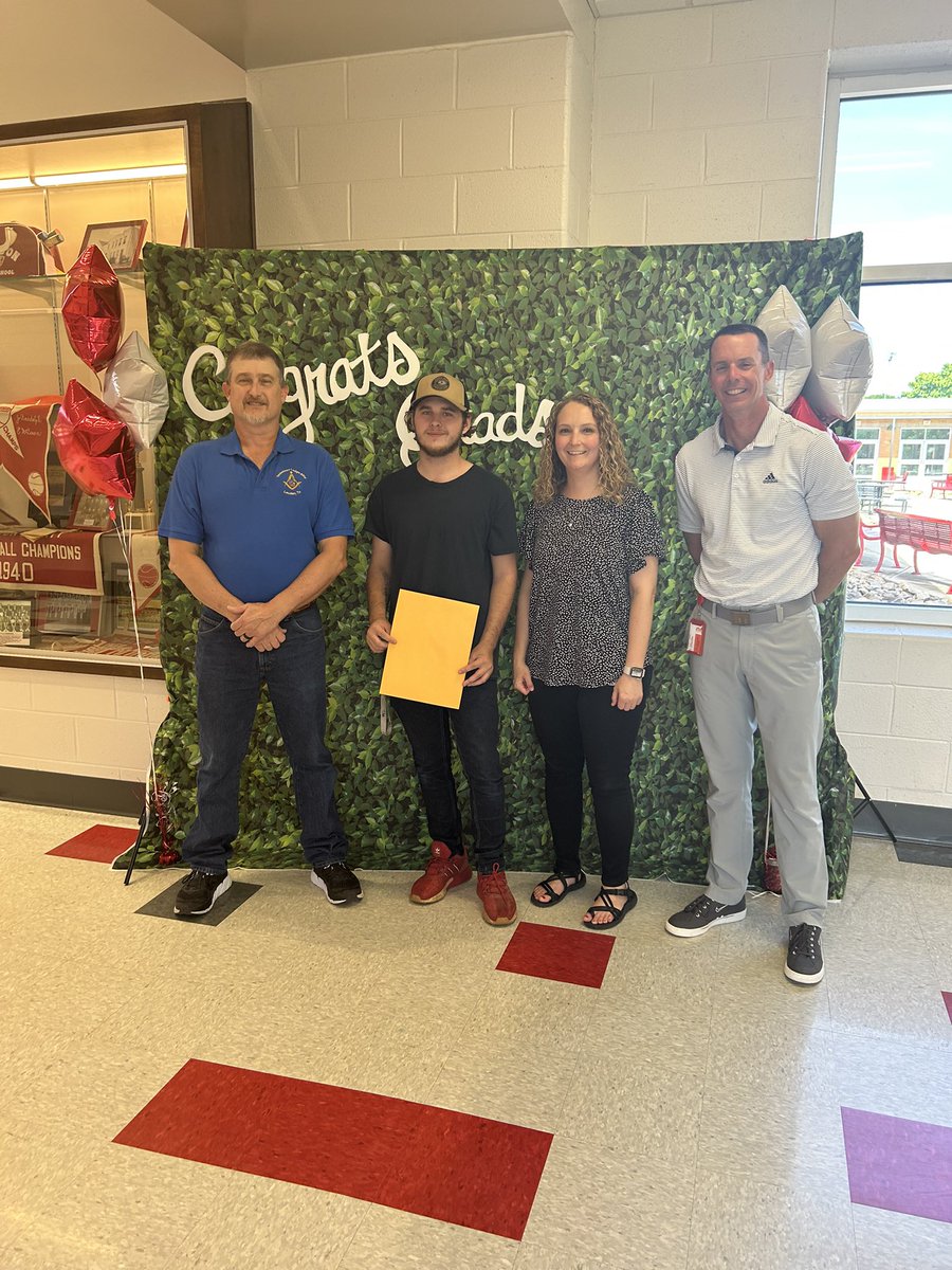 Congratulations to Dillon Burnette on receiving a scholarship for Loudon Masons. We appreciate our community support.