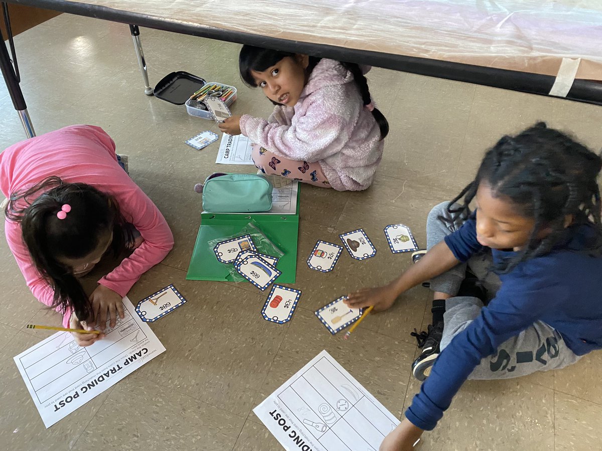 Lt_Ballard's tweet photo. Our happy campers worked hard & had fun during Camp Read-A-Lot day!🏕️📚#CampReadALot #2ndGrade #EOTY #UltimateLearningExperience @cmfinnegan3 @MabletonES https://t.co/42y2nTadxX