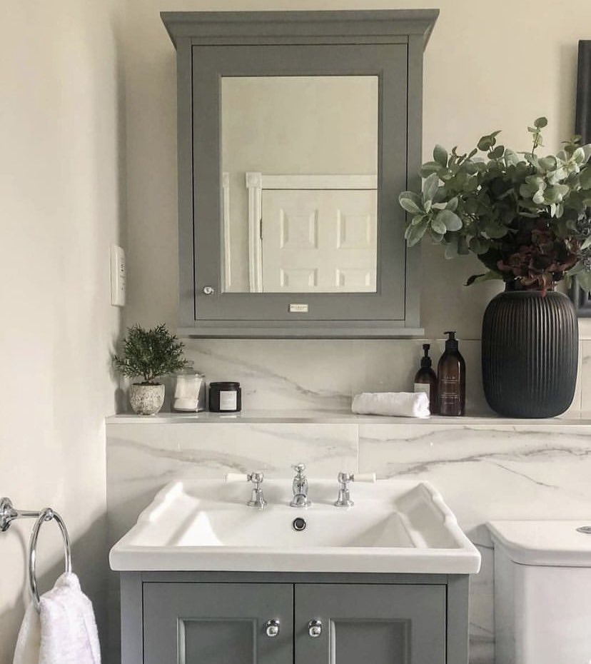 showcasing our products.

Thanks @insidenumber5 for this beautiful shot-we had to re share!
.
.
.
.
#bayswaterbathrooms #plummettgrey #traditionalbathroom #bathroomstorage #luxurybathroom #interiordesign #bathroom #bathroomdecor #bathroomsuk #bathroomdesign #bathroominspiration