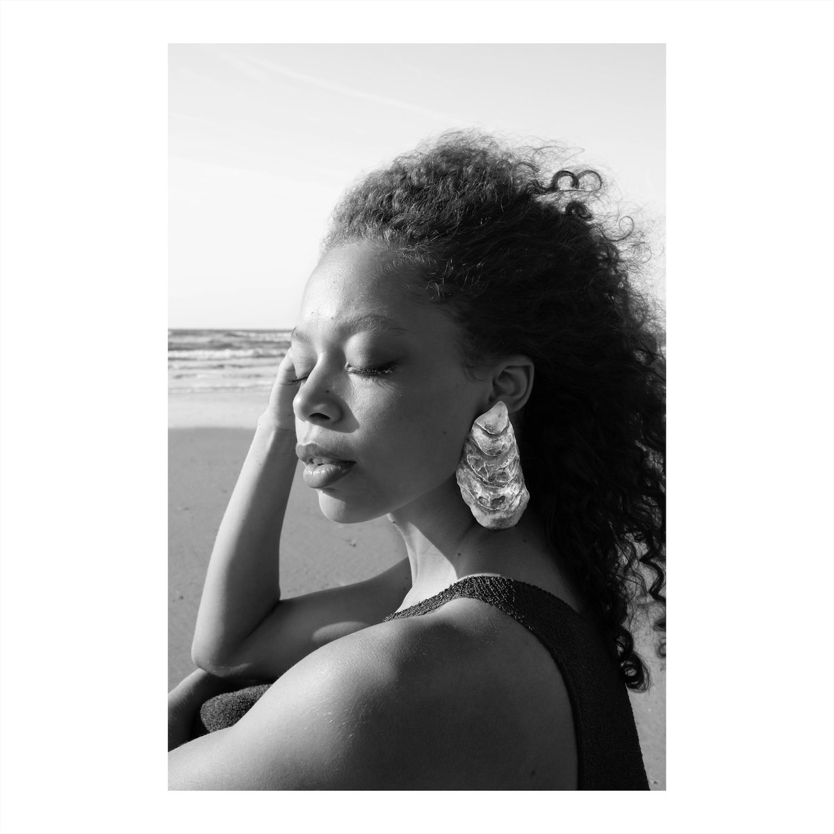 SCADdotedu's tweet photo. Jewelry crafted by #SCADbee Ella Pope Kerner (B.F.A., jewelry) 🌊 

Adorn yourself in extraordinary, wearable works at the SCAD Jewelry Trunk Show! ✨ This Thursday + Friday from 11 a.m. to 8 p.m. at Jen Library. https://t.co/Hc8s3fSCu1