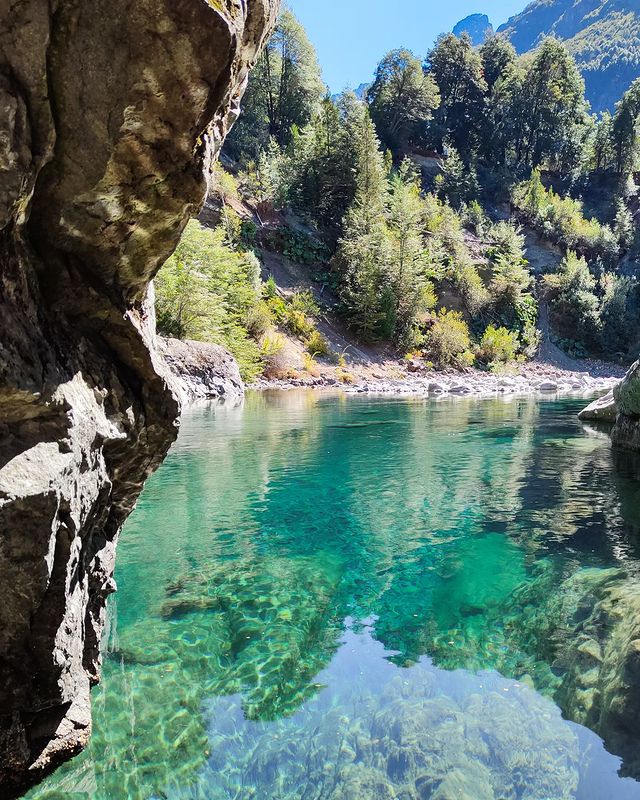 soymariche's tweet photo. #Tardecitas en colores #CajonDelAzul un refugio dentro de #ElBolson para caminar o solamente sentarse y contemplar #sebausandivaras 👏🏼 Patagonia Argentina nomás. Sillita y termo listos?😉🍂 https://t.co/pHYHumK6Wn