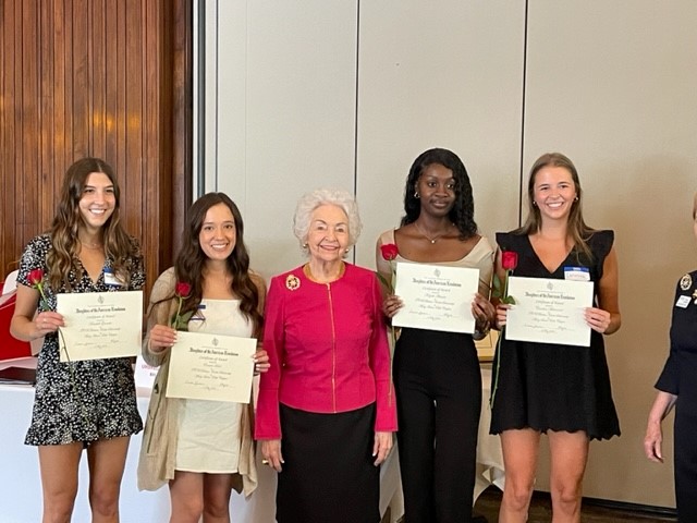 TCUNursing's tweet photo. Last Thursday four of our students received scholarships from the Daughters of the American Revolution - Mary Isham Keith chapter.  Congratulations to Keziah Amoasi, Emma Hart, Caroline Mahowald, and Kendyll Gromko! https://t.co/a1DMqONYqM