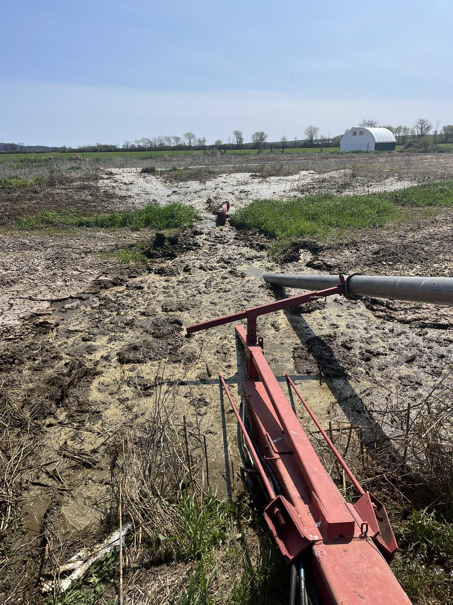 lindmilk's tweet photo. Lagoon is full and fields are dry. It’s go time! #ontag #deere #jamesway #nuhn https://t.co/KQhAFObOb1
