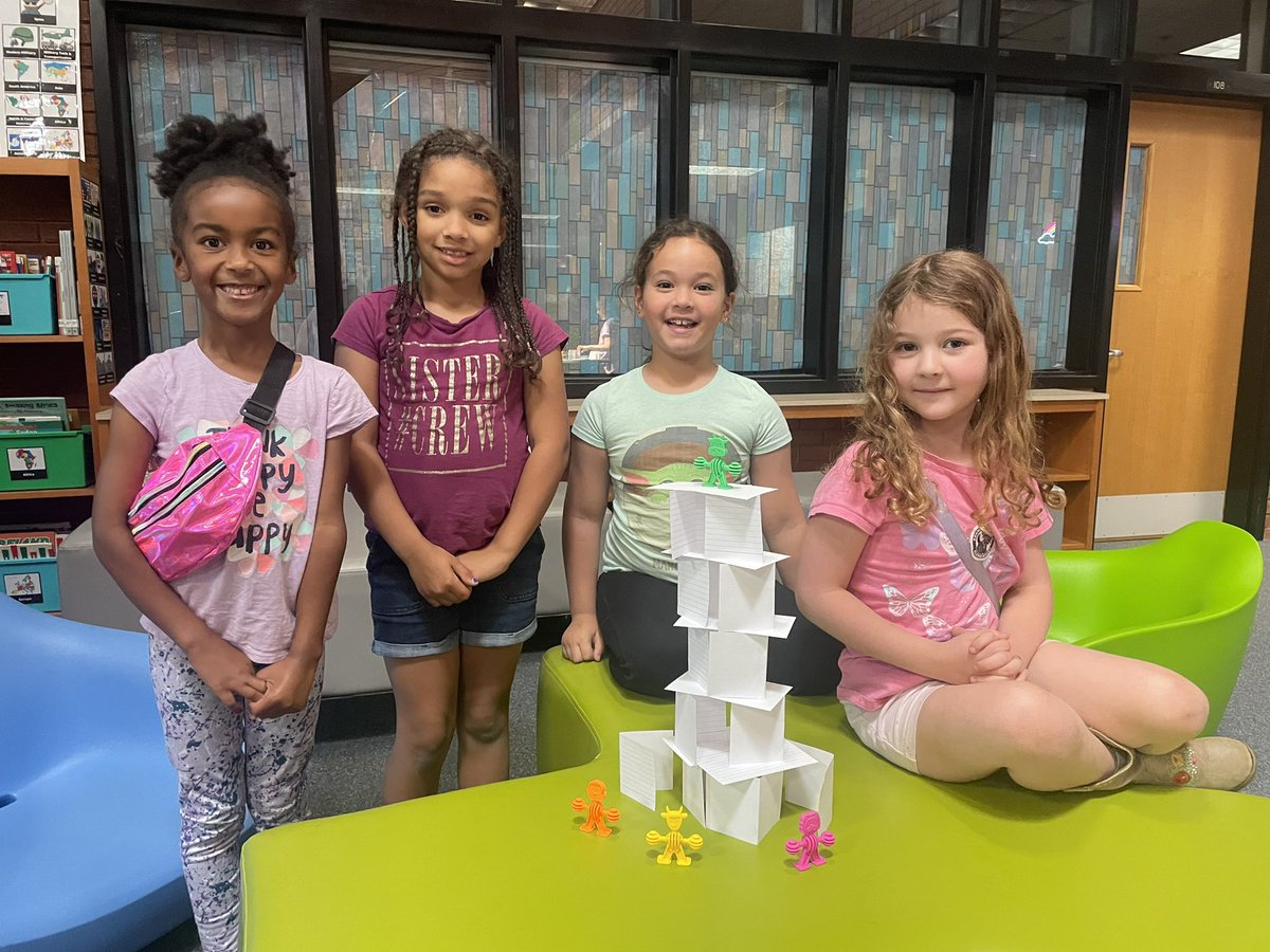 LoraintheLibrary tweet media