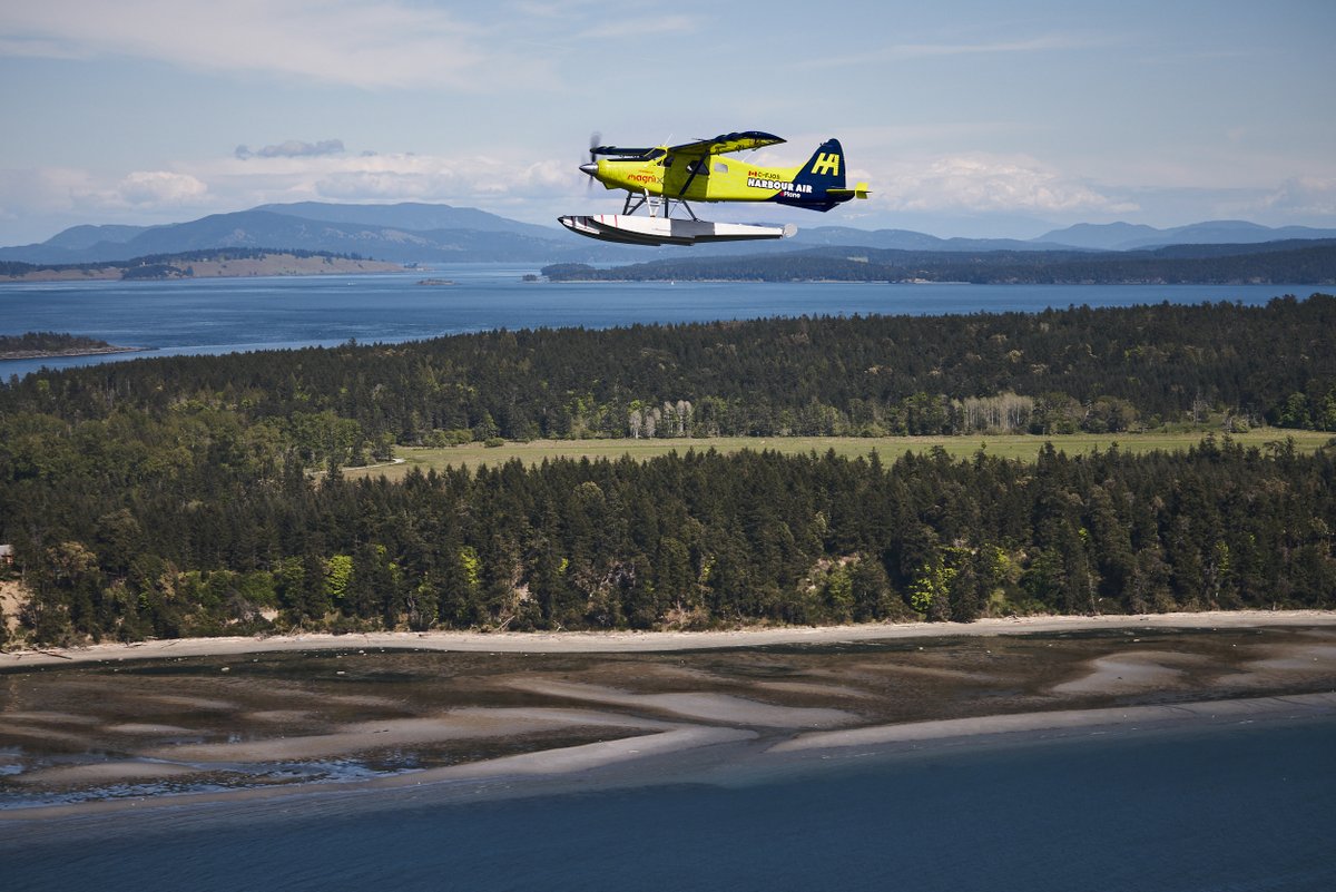 HarbourAirLtd's tweet photo. Hey ePlane followers! Keep your eyes on the skies... Our ePlane is departing Salt Spring Island &amp; on route to our Richmond (YVR South) terminal for it's final leg of our #ePlaneTour! We had a blast buzzing the coast this weekend with you &amp; look forward to our next adventure!⚡️ https://t.co/gMgyh9wCs4