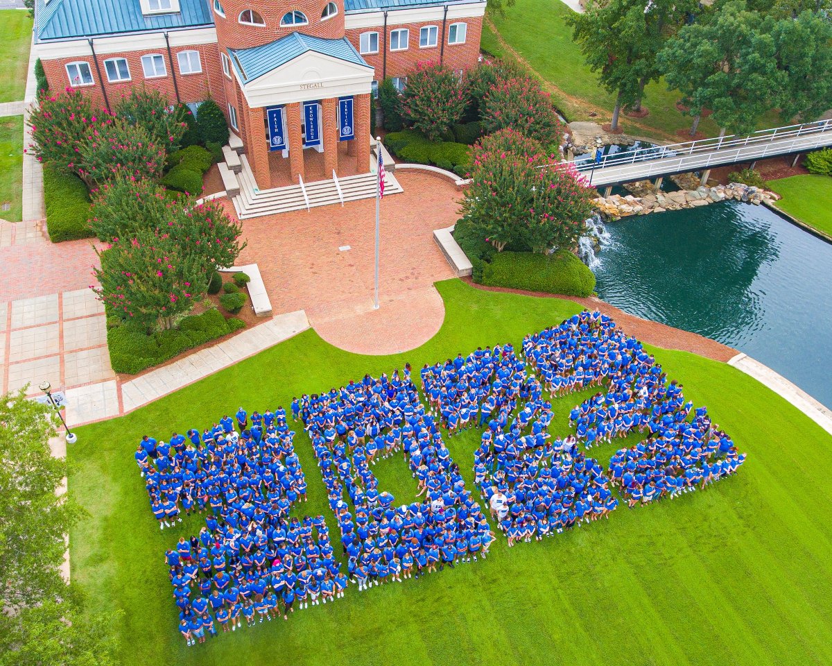 WingateUniv's tweet photo. Thanks for all the memories throughout the year, Bulldogs!!! Cheers to a great summer. Congratulations, Class of 2023!
.
#ThrowBackThursday #Memories #ClassOf2023 #WingateUniv #OneDog #LabOfDifferneceMaking #DoneDog #WingateNation https://t.co/ou6Bd7WMpj