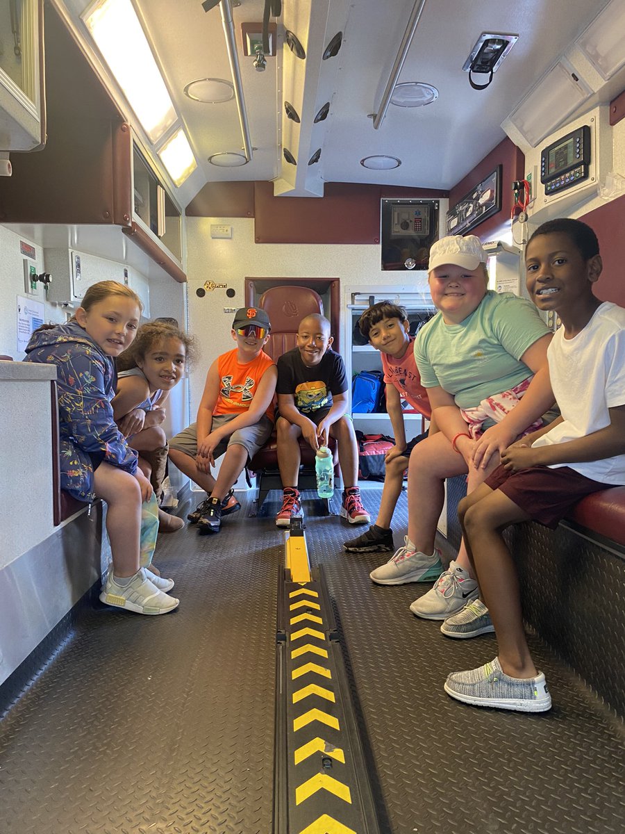 MrsEGrade3's tweet photo. Meeting our Mayor, firefighters, police officers, visiting the Arts Center, Koenig Park, and ice cream at the creamy whip! We had ourselves a walking field trip day ☀️💙 And might’ve had to stop midway up a giant hill to rest 😉 #thirdgrade #fieldtrip #readingelem https://t.co/y1WVi4BVMe
