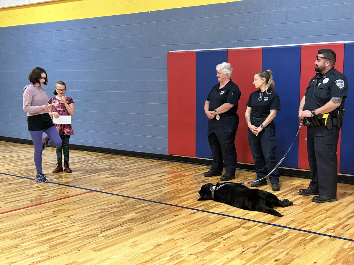 PrincipalMcKay's tweet image. Our MES Girls on the Run team chose to support the Seekonk Animal Shelter for their community service project and also give a special recognition to our fav. dog in town, MAC! We are so proud of these girls, and the coaches who have led this program! On to the 5k this wkd!