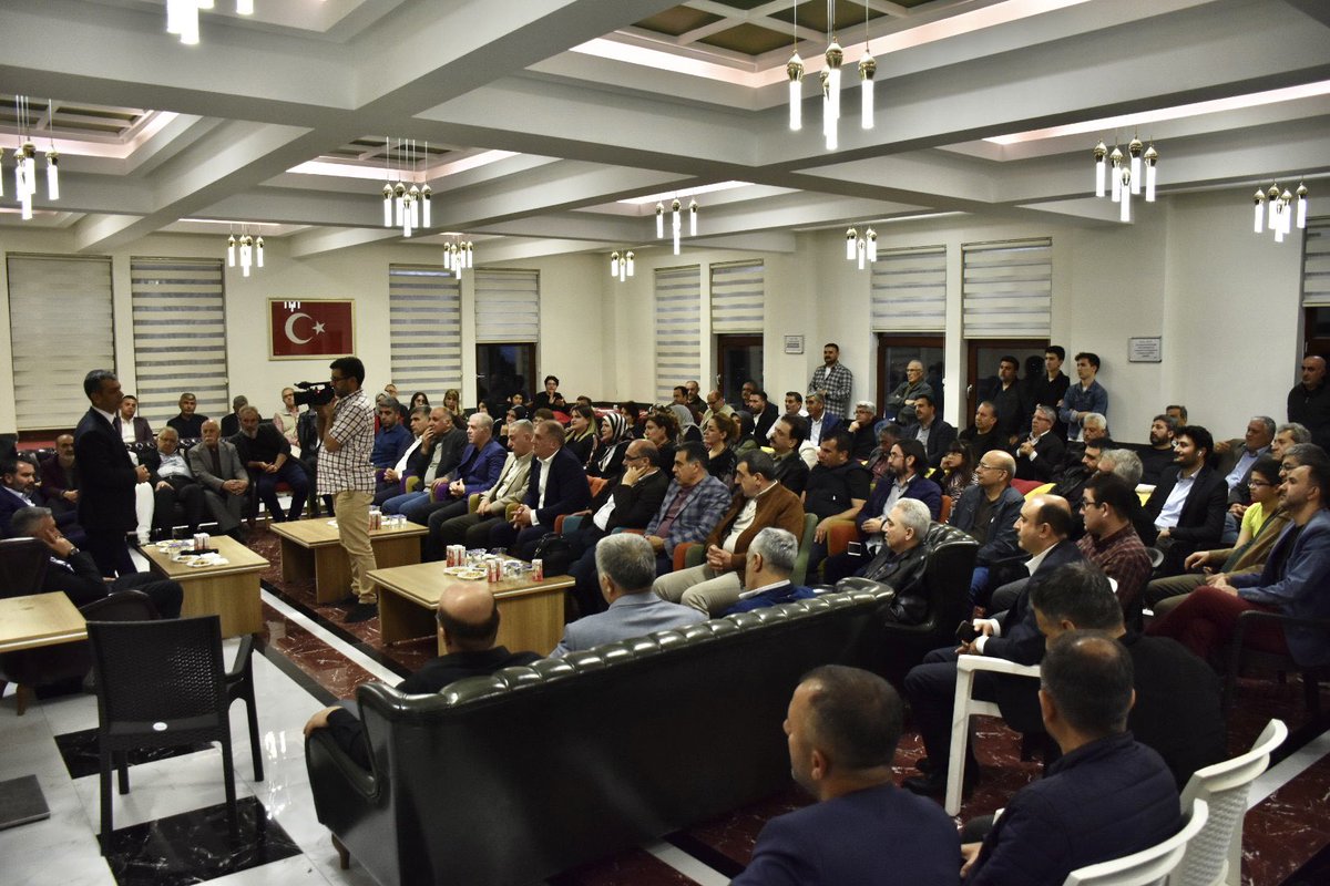 Belediye Başkanımız Sayın <a href="/sahin_serifoglu/">Şahin Şerifoğulları 🇹🇷</a> ve İl Başkanımız Sayın <a href="/serefyildirim23/">Şerafettin Yıldırım</a> ile birlikte Obakent Sitemizdeki komşularımızla buluştuk. 

İlgi, alaka ve verdikleri desteklerden dolayı değerli site sakinlerimize teşekkür ediyorum.

Birliğimiz ve beraberliğimiz daim olsun.